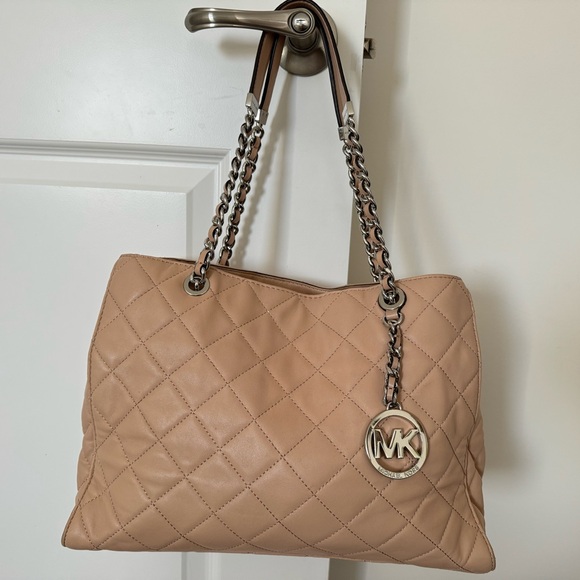 Michael Kors Purse - Picture 1 of 4